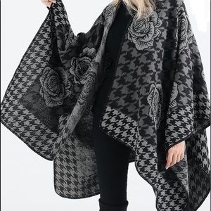 Shawl Black and grey houndstooth with rose print